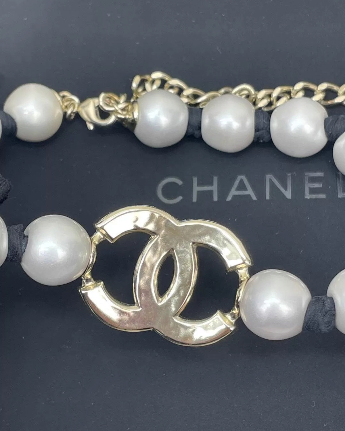 Chanel 25P CC Pearl Choker Necklace White ["One Size"]