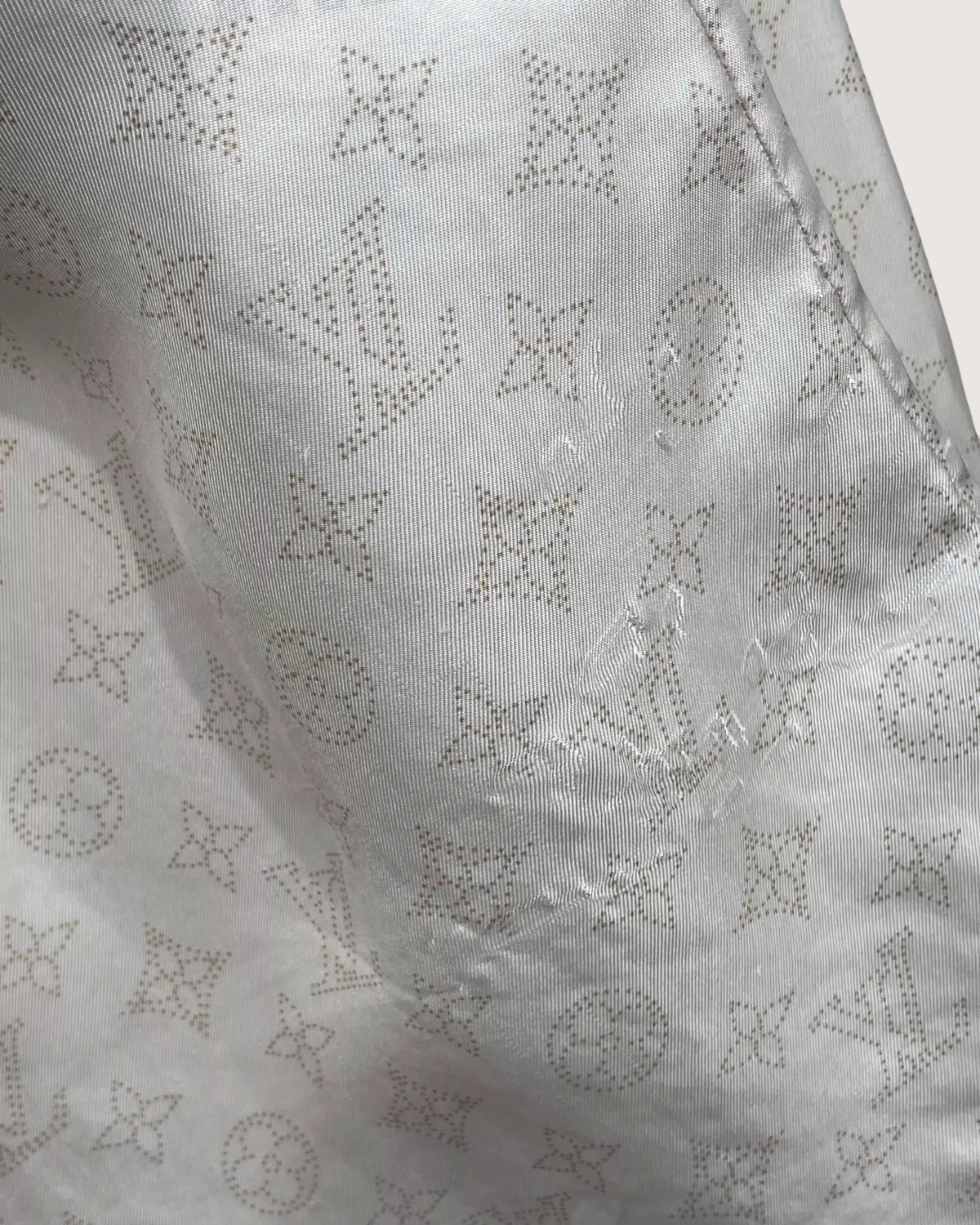 Louis Vuitton Monogram Silk Shirt - view 6
